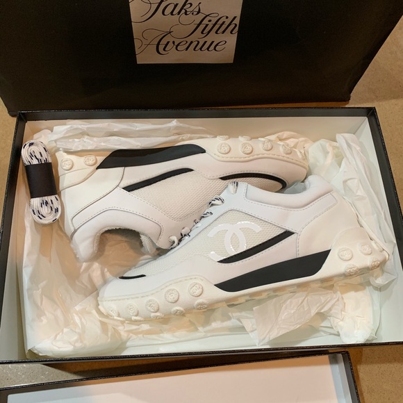 Chanel Women’s Shoe Size 8 (38) - Picture 3 of 8